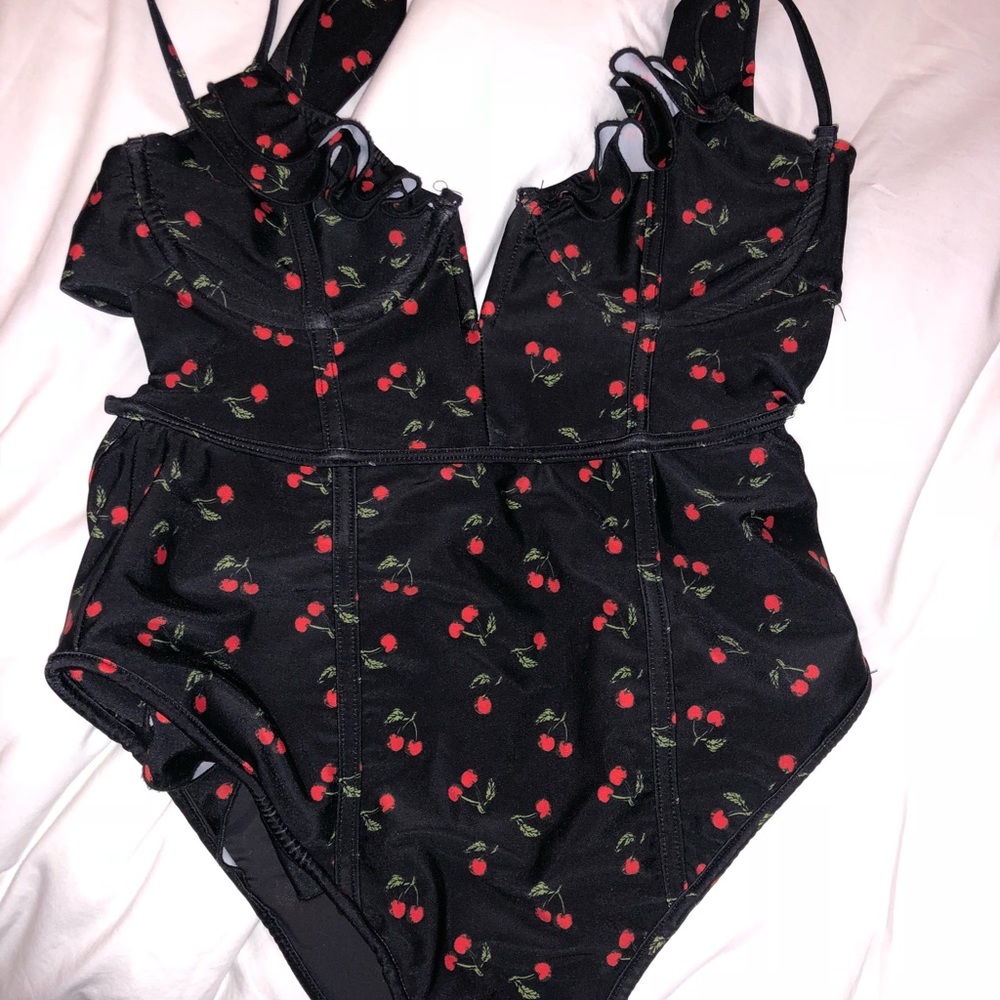 FOR LOVE AND LEMONS ONE PIECE